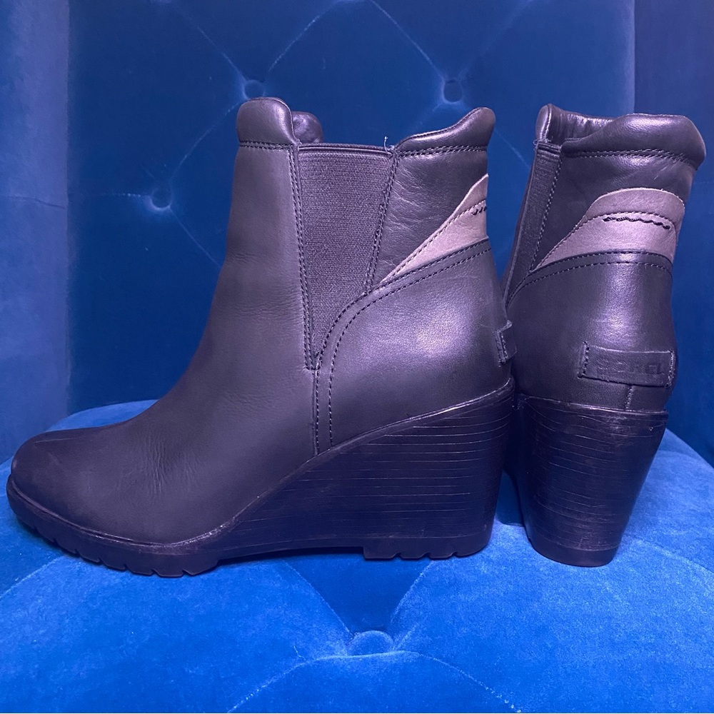 Sorel After Hours Chelsea Boot in black leather - Picture 11 of 12